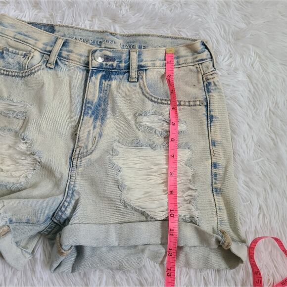 American Eagle Light Wash Distressed Denim Mom Shorts NWT SZ 0 - Picture 9 of 16